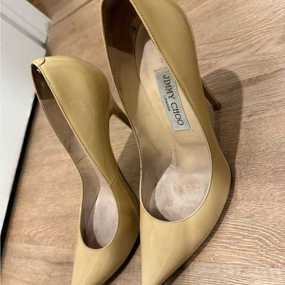 Jimmy Choo Classic patent nude Annouk 38